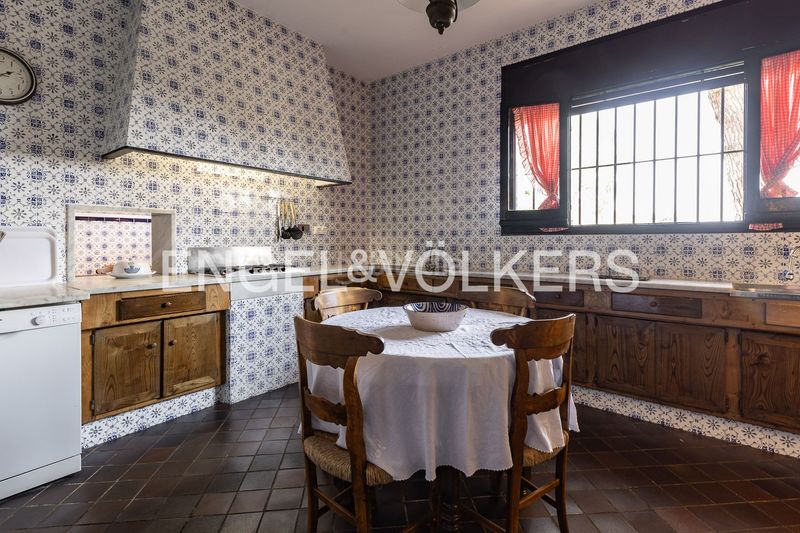 Foto d7f13b56-a203-4dfd-94c5-73a636efa251. Casa amb calefacció aparcament piscina a Premià de Dalt