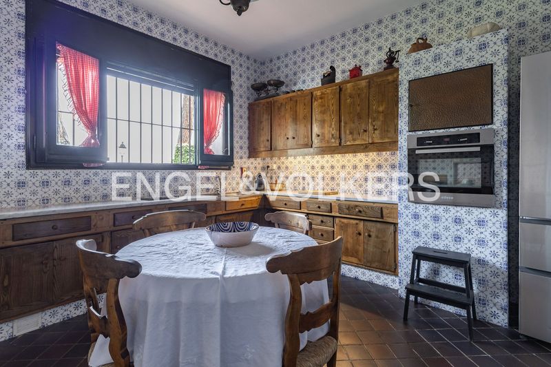 Foto f5980df9-5969-4fc9-9aaa-79e6c452cb7d. Casa amb calefacció aparcament piscina a Premià de Dalt