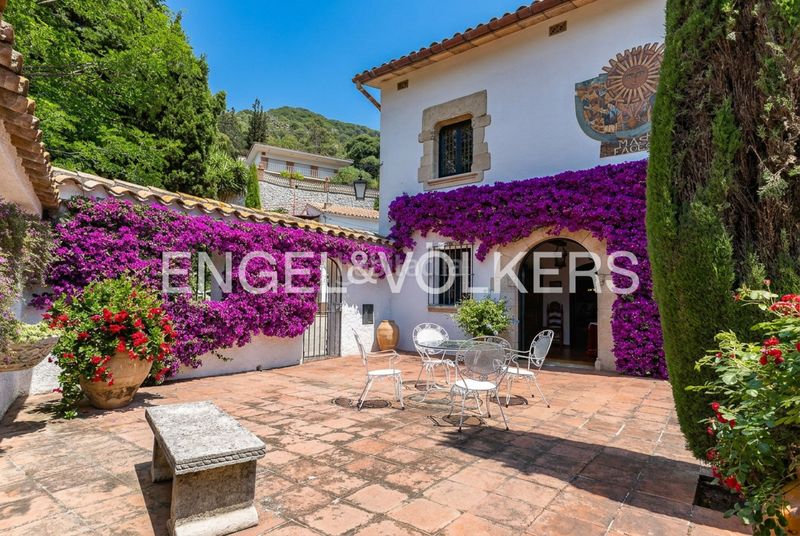 Foto fec9d0b2-0cba-4591-9e1d-da89086a89a6. Casa amb calefacció aparcament piscina a Premià de Dalt