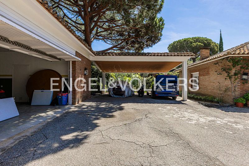 Foto 78e65ab0-8557-4c4f-a491-4f4e1c65a195. House with heating parking pool in Rocaferrera Sant Andreu de Llavaneres