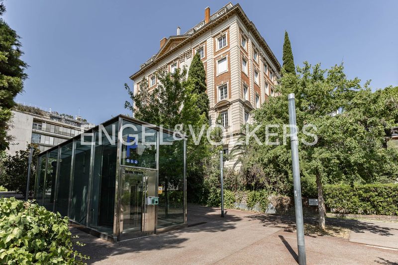 Foto 7cc47129-595a-4f63-bb00-edb80015ef4d. Pis amb calefacció aparcament a Pedralbes Barcelona