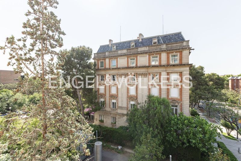 Foto c6d0b355-2f97-40a9-88d7-be87b7a5c555. Pis amb calefacció aparcament a Pedralbes Barcelona