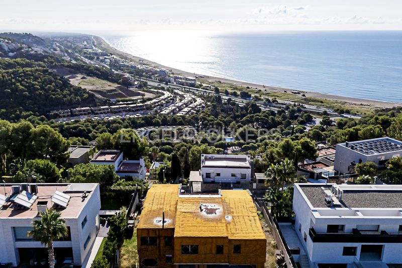 Foto 98292fd0-b520-48e3-8118-0d569acd77ac. Casa amb calefacció aparcament piscina a les botigues de Sitges Sitges