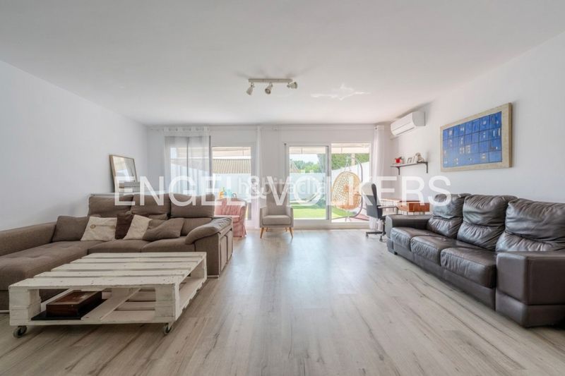 Foto 9a629f28-4863-430d-b3c0-a9a22ff7aba6. Casa adossada amb calefacció aparcament a Vilassar de Dalt