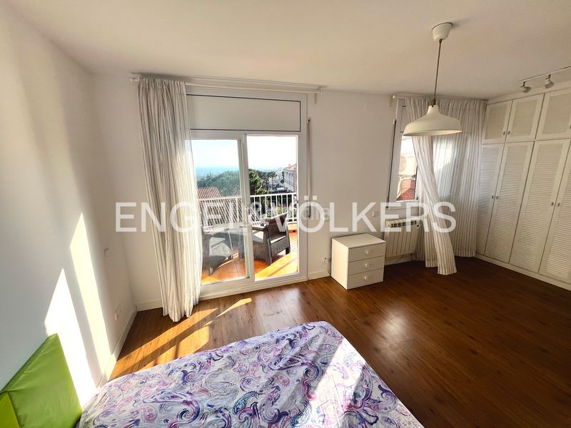 Foto f221a22b-8e8b-4701-8dcf-c99b68482361. Casa adossada amb calefacció aparcament a Vilassar de Dalt