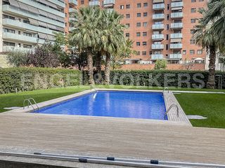 Lloguer Pis a Provençals del Poblenou. Apartamento con piscina y aparcamiento en bac de roda  poblenou