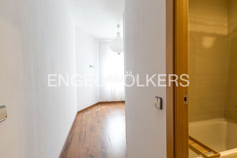 Foto 4608a800-b849-4500-b8d3-a7566dcbeeab. Pis amb calefacció a Raval Barcelona