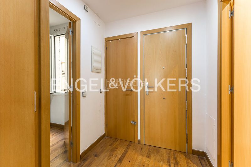 Foto ba6bde65-d7fd-4c1f-9f5a-92e6e9899b56. Pis amb calefacció a Raval Barcelona