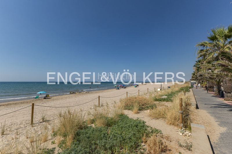 Foto ec75d88a-5b60-47c0-984d-e232a2b23469. Casa amb calefacció aparcament a Les Salines-Pla de Sant Pere Cubelles