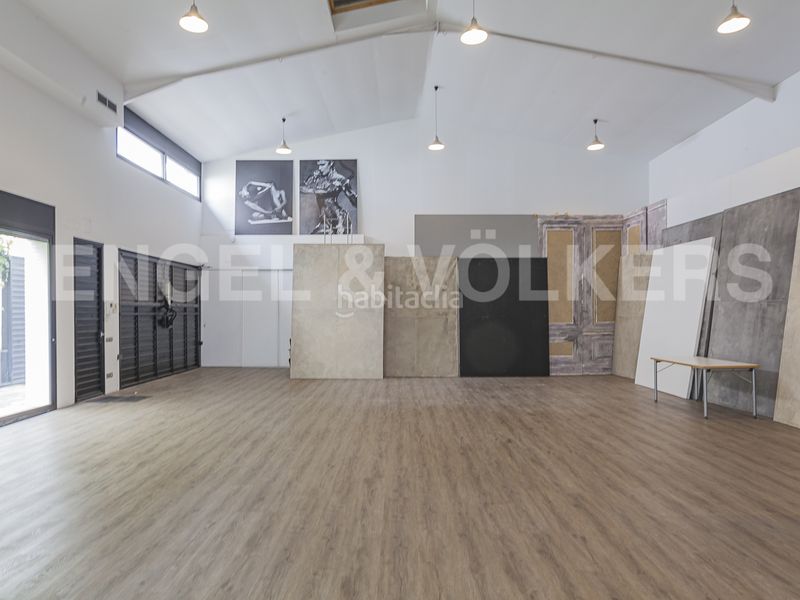 Foto dccca886-8ea0-439f-bc89-e3d0c72d8156. Loft amb calefacció aparcament a Horta Barcelona