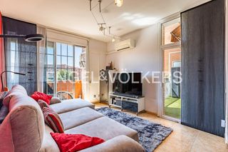 Etagenwohnung in Ca n'Oriac. Luminoso piso de 3 habitaciones con balcón, terraza y orientació