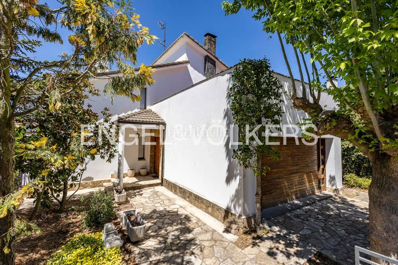 Foto 4d1a9b44-254e-46be-ad69-aed117343553. Casa amb calefacció aparcament a Calaf