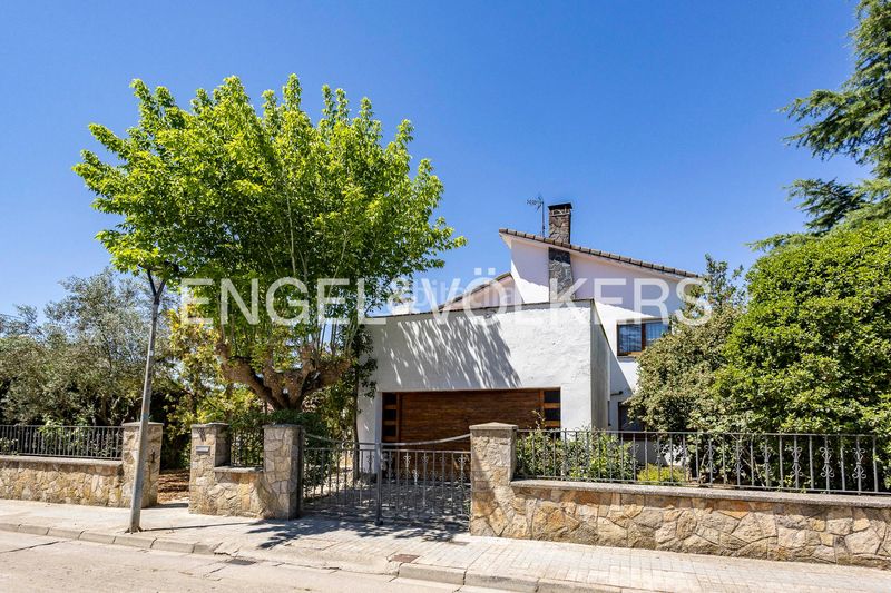 Foto 5e2f6f10-ea1d-43e0-8350-0d3338ea52d1. Casa amb calefacció aparcament a Calaf