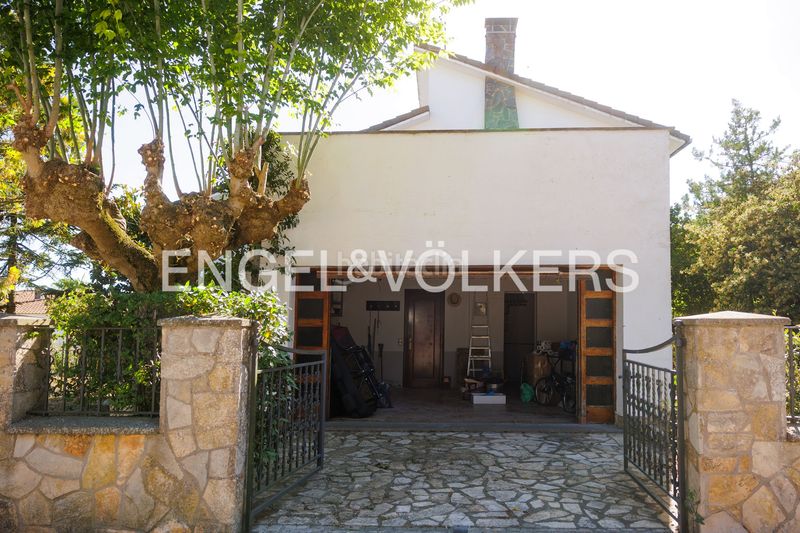 Foto f3a9e79a-a707-4537-bf97-af61a34928f5. Casa amb calefacció aparcament a Calaf