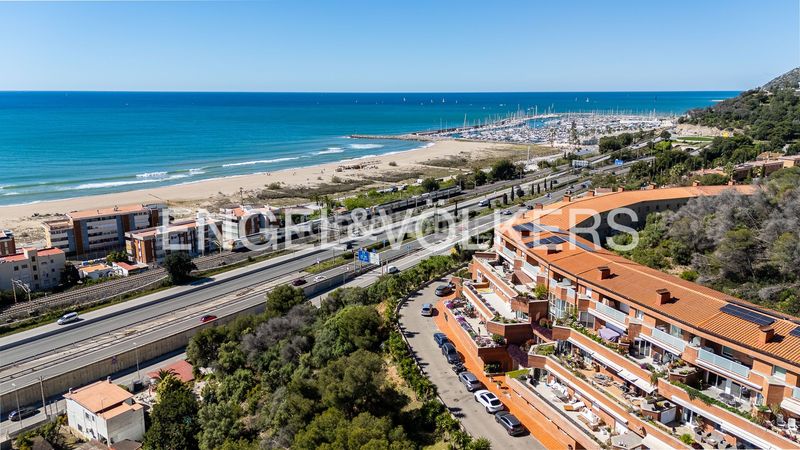 Foto 6cedc754-c323-41a9-8910-ac9e3c55a9ab. Dúplex amb calefacció aparcament piscina a les botigues de Sitges Sitges