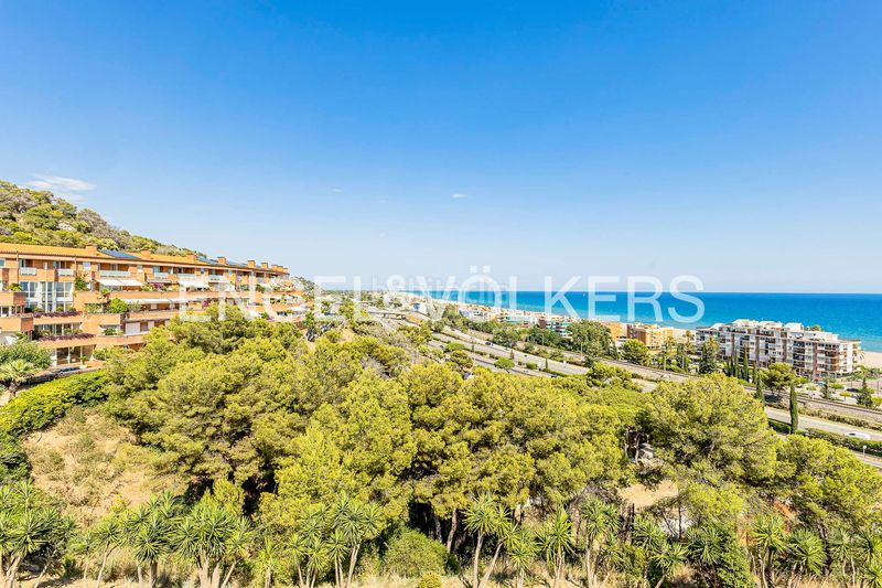 Foto 8022aa54-325a-4478-95d2-e1669dd6eb45. Dúplex amb calefacció aparcament piscina a les botigues de Sitges Sitges