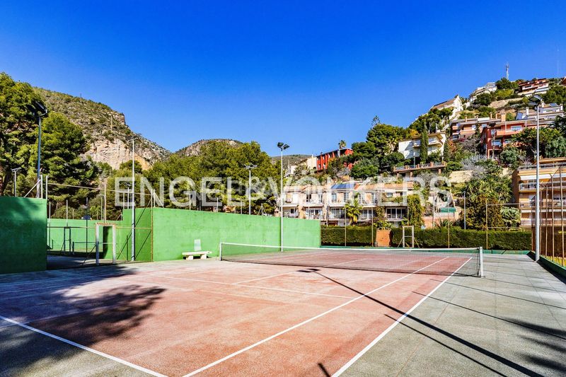 Foto e5059c0e-82f6-46ee-bb79-04e64c463883. Dúplex amb calefacció aparcament piscina a les botigues de Sitges Sitges