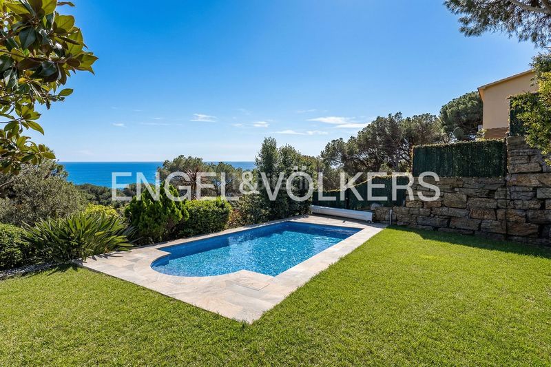 Foto 42aab6a4-b37d-4c11-b580-2a75f08fdebc. Casa amb calefacció aparcament piscina a Premià de Dalt