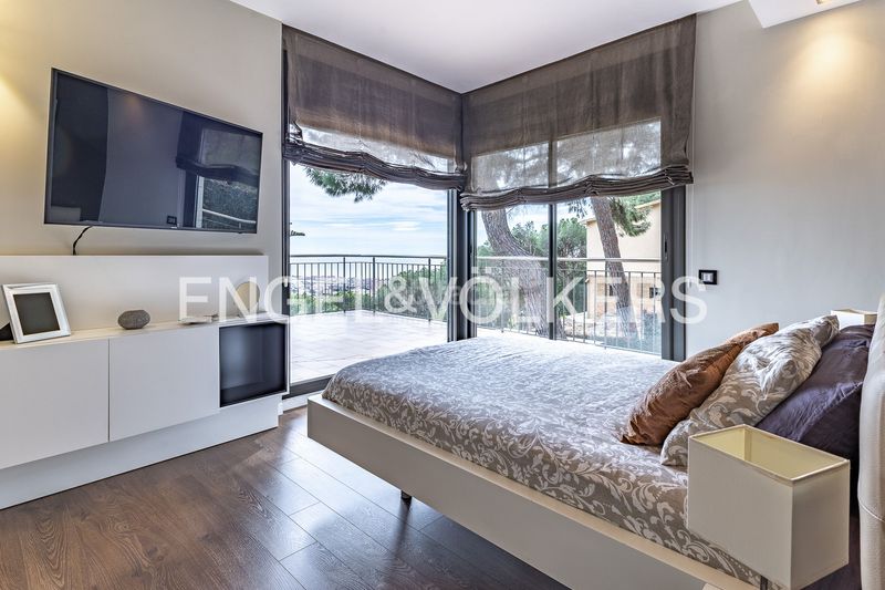 Foto 4c477d4d-8242-4dd9-931b-05d2615e1539. Casa amb calefacció aparcament piscina a Premià de Dalt