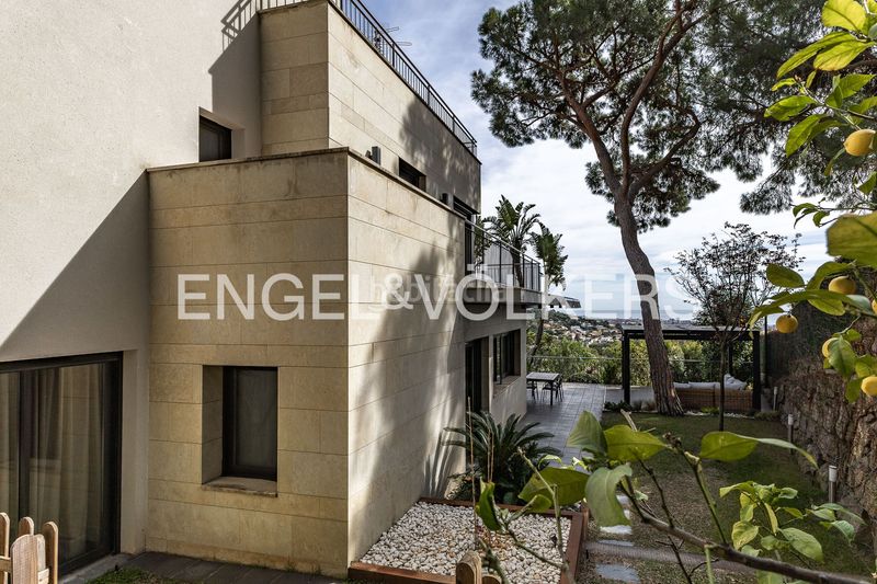 Foto e7e16d1c-ffd9-4209-8a75-0d371eac0f88. Casa amb calefacció aparcament piscina a Premià de Dalt