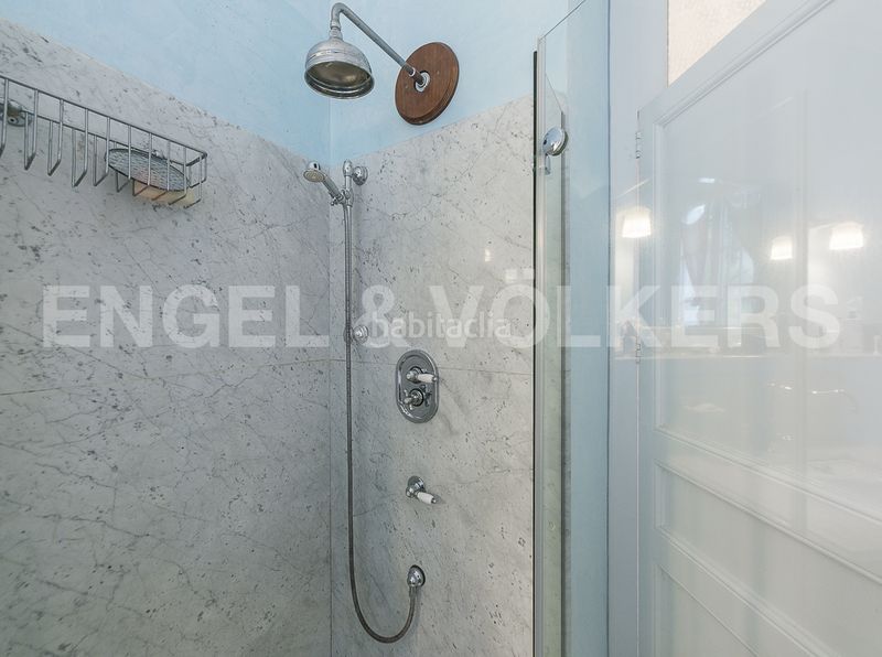 Foto 32f53dba-74b6-4339-9323-f3e489fcfecd. Casa amb calefacció aparcament piscina a Vallvidrera - Tibidabo - Les Planes Barcelona