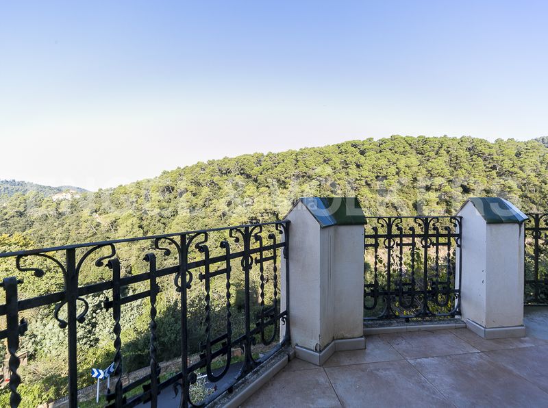 Foto 4c3fa844-6755-4b01-987c-69eb8c82ff6e. Casa amb calefacció aparcament piscina a Vallvidrera - Tibidabo - Les Planes Barcelona