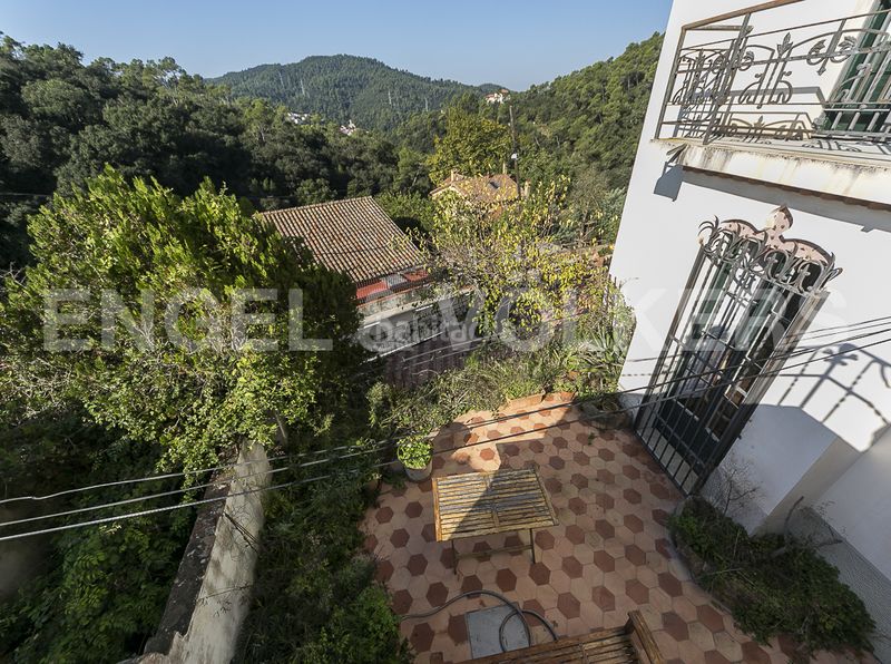Foto 4cb886aa-2a00-4ce8-871b-67a7fbfc25c7. Casa amb calefacció aparcament piscina a Vallvidrera - Tibidabo - Les Planes Barcelona