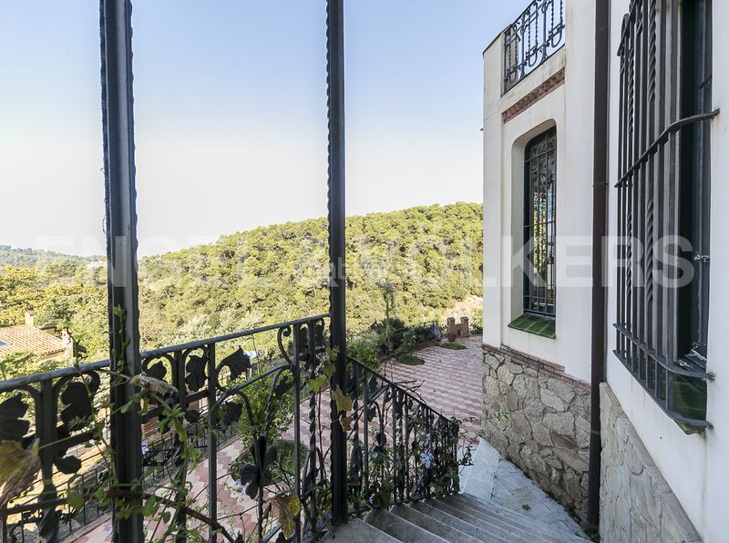 Foto 5216f148-4ea0-4027-947c-bf7383687e22. Casa amb calefacció aparcament piscina a Vallvidrera - Tibidabo - Les Planes Barcelona