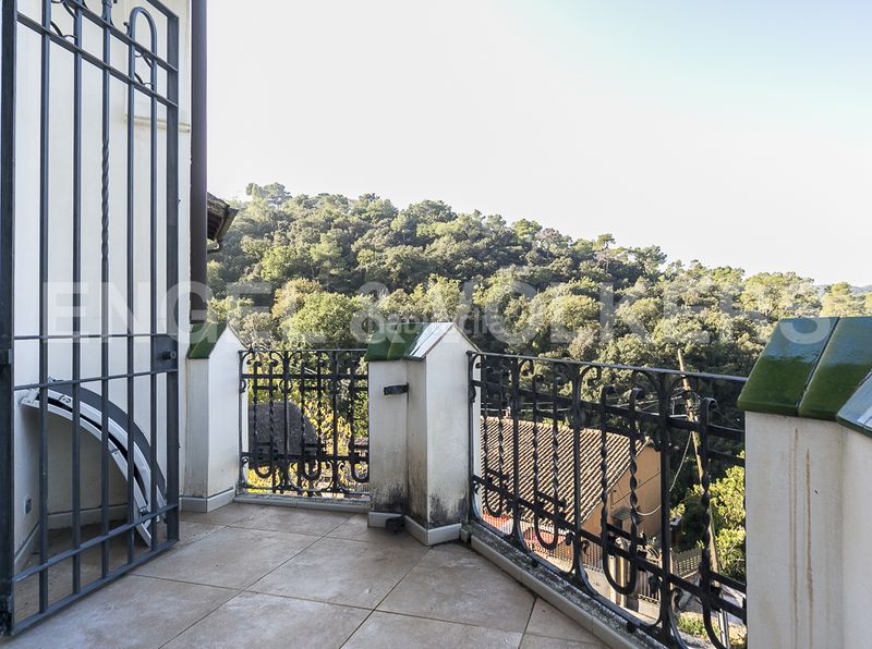 Foto 630bc710-2e33-40aa-9024-283bfd7f01c0. Casa amb calefacció aparcament piscina a Vallvidrera - Tibidabo - Les Planes Barcelona