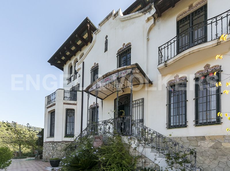 Foto 77d3a88c-eb56-4121-bcfd-0b1c87dee70b. Casa amb calefacció aparcament piscina a Vallvidrera - Tibidabo - Les Planes Barcelona