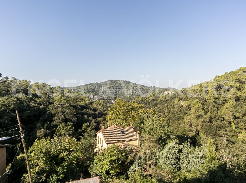 Foto f0e80a1a-2482-435f-bd36-10db574e08cf. Casa amb calefacció aparcament piscina a Vallvidrera - Tibidabo - Les Planes Barcelona