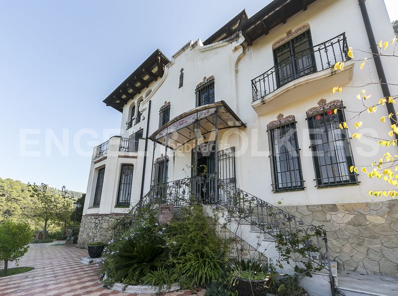 Foto f5b9ba66-e5cd-4ab5-8e9e-84f853d26bd4. Casa amb calefacció aparcament piscina a Vallvidrera - Tibidabo - Les Planes Barcelona