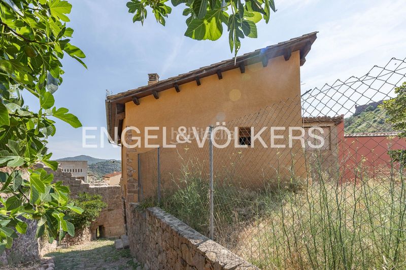 Foto 7982c5ac-2780-4c36-9da1-626c4b873480. Casa amb calefacció a Cardona