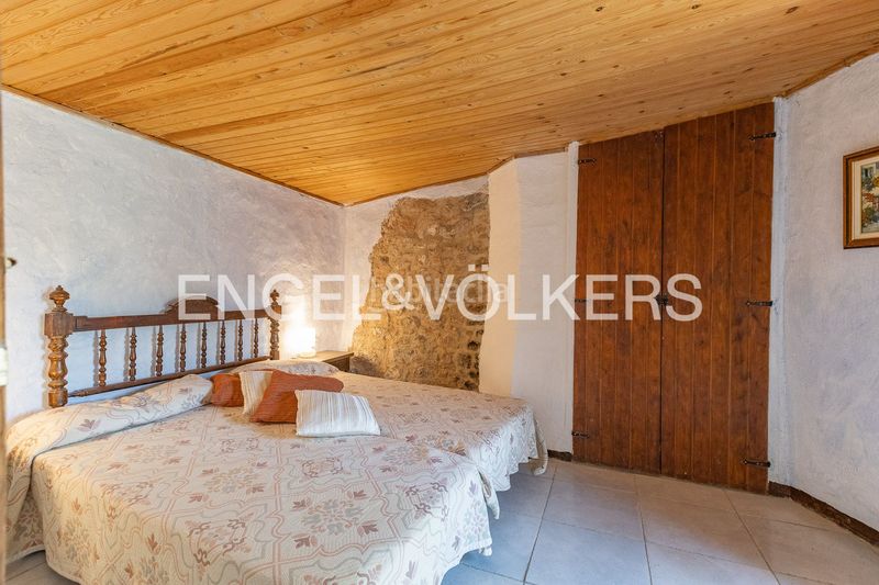 Foto aea041e0-3c9a-469c-b203-0fb3645f24bb. Casa amb calefacció a Cardona