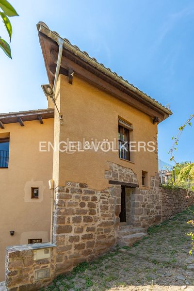 Foto e803668d-f848-42a7-949d-3a59de6a89e9. Casa amb calefacció a Cardona