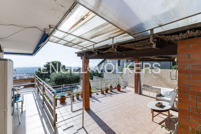 Foto 35fb2f96-905d-4100-9851-494d59838e4b. Casa amb calefacció piscina a Montmar Castelldefels