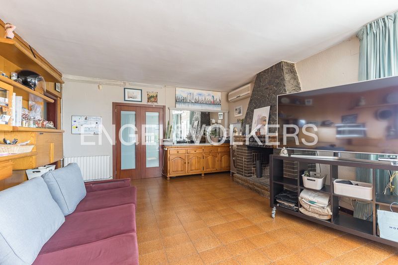 Foto e3a1dee5-c5f3-46be-9e32-54d5e23886e9. Casa amb calefacció piscina a Montmar Castelldefels