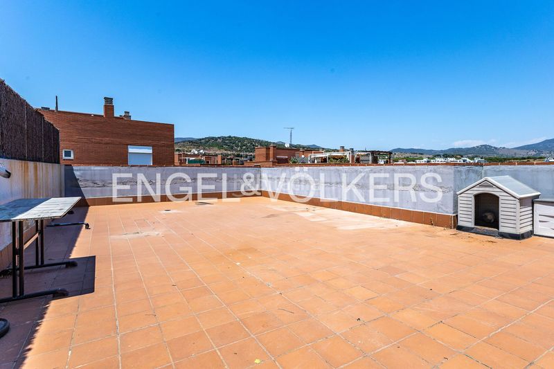 Foto aa142b77-a333-4b0f-9c8d-b6c0fe27ca3e. Dúplex amb calefacció aparcament piscina a Montgat