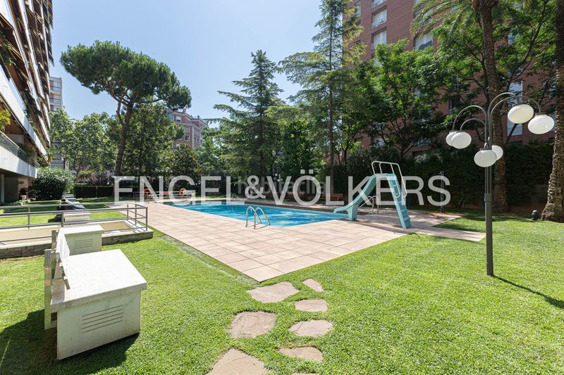 Foto 2ab8709e-bccc-441e-8c12-dda0d15783e4. Pis amb calefacció aparcament piscina a Pedralbes Barcelona