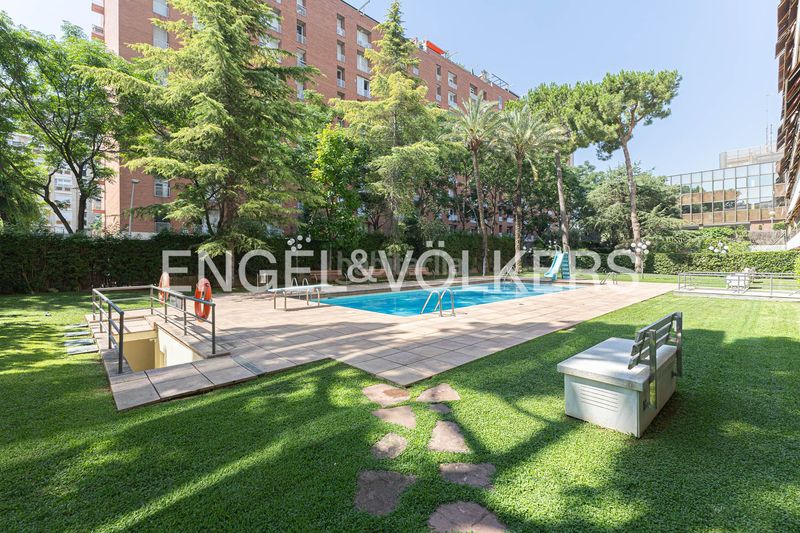 Foto 7af3f8c4-c92a-4126-af66-ced23996f817. Pis amb calefacció aparcament piscina a Pedralbes Barcelona