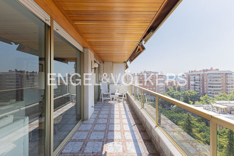 Foto a6cf5e2d-fcf3-4826-a1c0-ff0a1846e082. Pis amb calefacció aparcament piscina a Pedralbes Barcelona