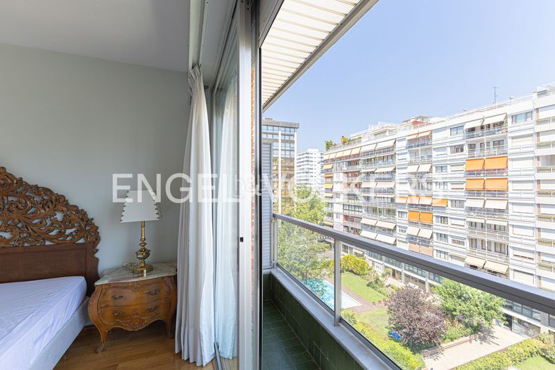 Foto cfce9a48-3e5e-4fa8-b14b-7504bed82280. Pis amb calefacció aparcament piscina a Pedralbes Barcelona