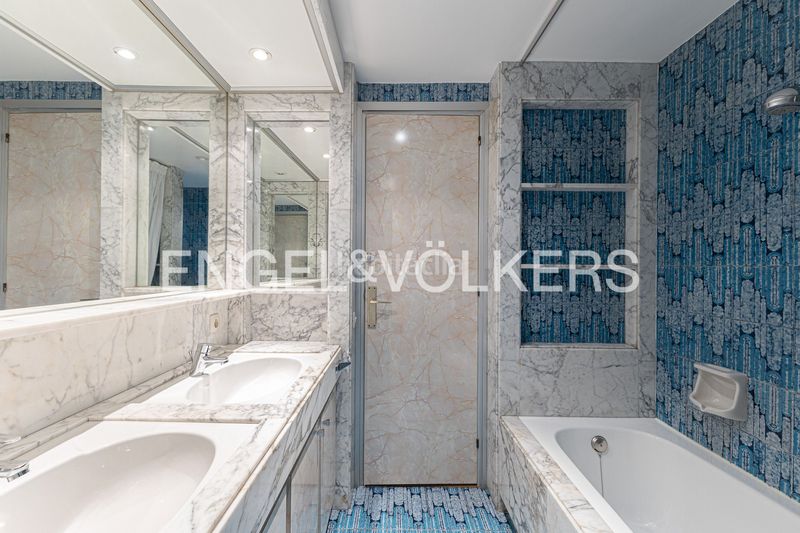 Foto dbb2be09-df0d-4fe8-9d5c-b20a7e573c00. Pis amb calefacció aparcament piscina a Pedralbes Barcelona