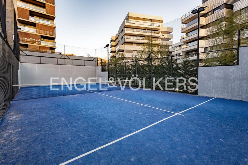 Foto 60581e72-6fe9-433c-987f-25ca98127e81. Pis amb calefacció aparcament a Finestrelles Esplugues de Llobregat