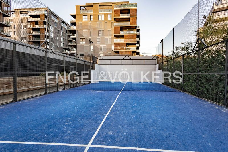 Foto e8c85bce-82cb-48ce-8918-6d0e9e750e02. Pis amb calefacció aparcament a Finestrelles Esplugues de Llobregat