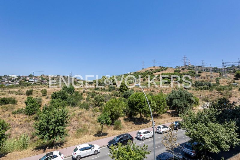 Foto f3ed534a-e59a-4bf3-8e73-aff5aafbe502. Pis amb calefacció aparcament a Finestrelles Esplugues de Llobregat
