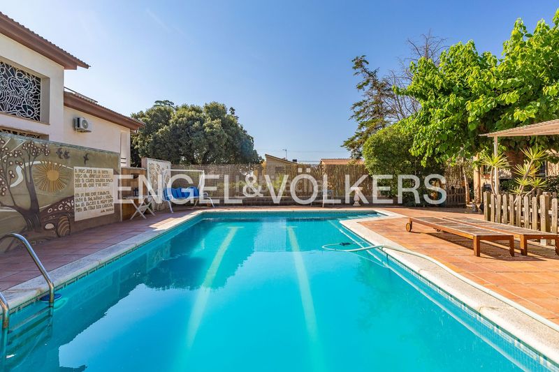Foto 4d85a108-9a00-4048-96cd-cd01b982375f. Casa amb calefacció aparcament piscina a Collbató