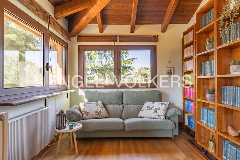 Foto add4e9aa-69da-4858-ac0a-b092c36fc384. Casa amb calefacció aparcament piscina a Collbató