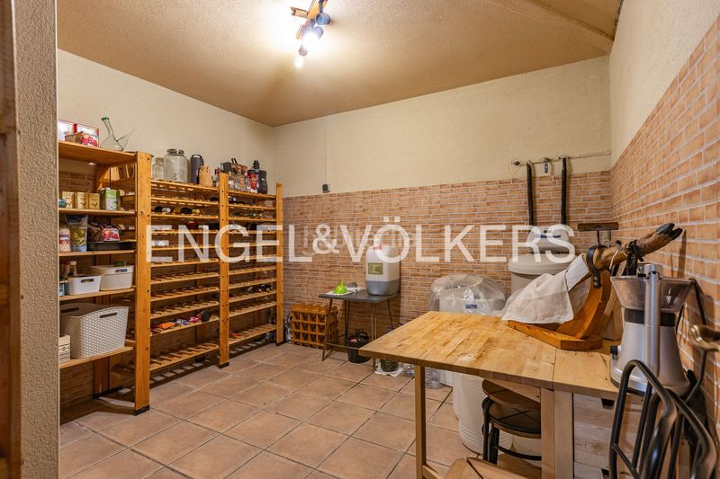 Foto e542ff7e-cc5e-4f3f-ba74-08426b6e904d. Casa amb calefacció aparcament piscina a Collbató