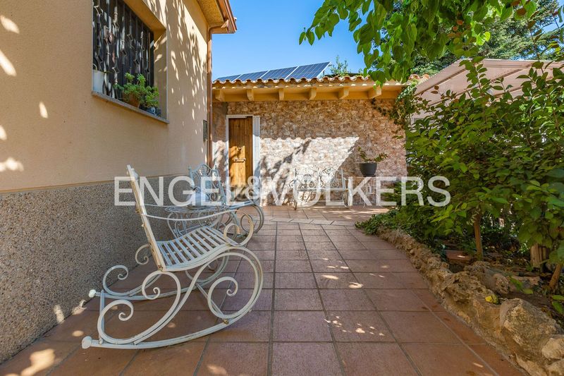 Foto e86e0d6b-ed67-4817-94f5-9986041fc38d. Casa amb calefacció aparcament piscina a Collbató